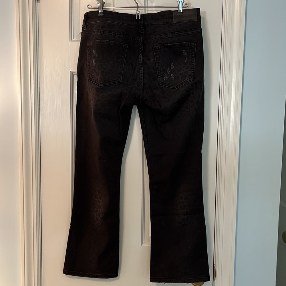 The Kooples Lexy distressed fade away leopard print jeans. Amazing fit ! - Picture 3 of 6